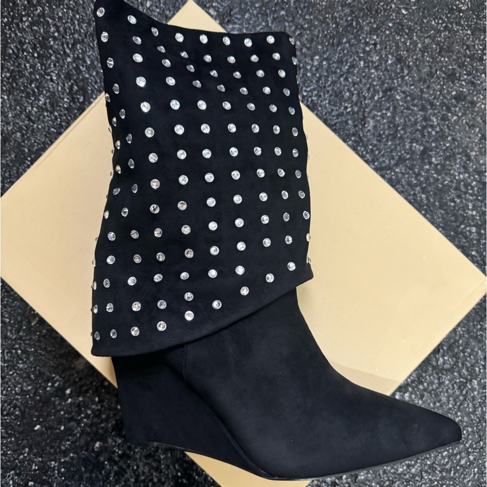 YOKI Women's Fold Over Boot New with Box Black Size 7.5